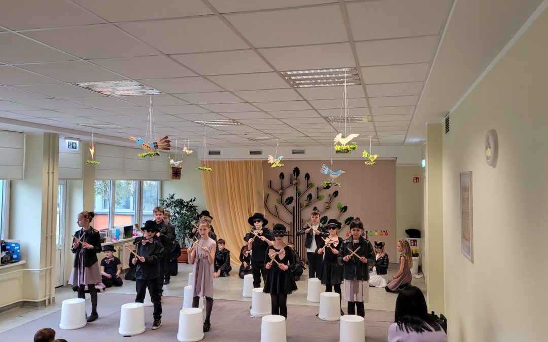 Muzikinis spektaklis ,,Devynios kurmių istorijos”